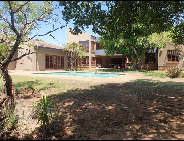 5 BEDROOM HOUSE FOR SALE IN PEBBLE ROCK GOLF VILLAGE